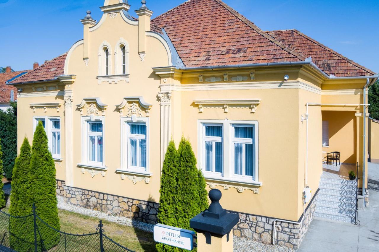 Ditlin Apartmanok Pápa Екстериор снимка